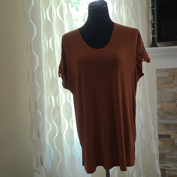 5 for $25 Brown taupe top with embroidered sleeves - Picture 2 of 9